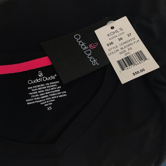 Cuddl Duds Brand solid black v-neck ss soft & stretchy tee top in size XS NWT - Picture 13 of 13